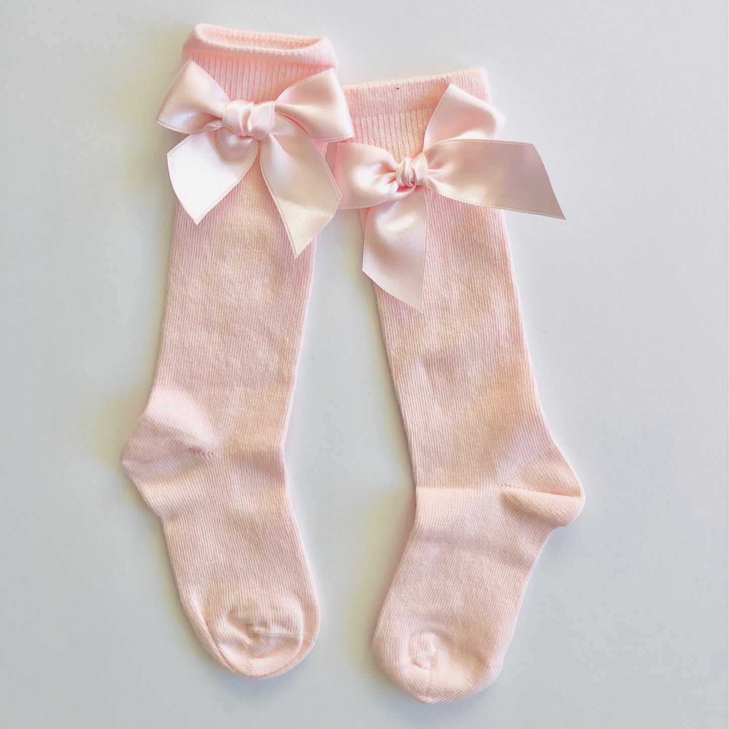 Baby socks with bow